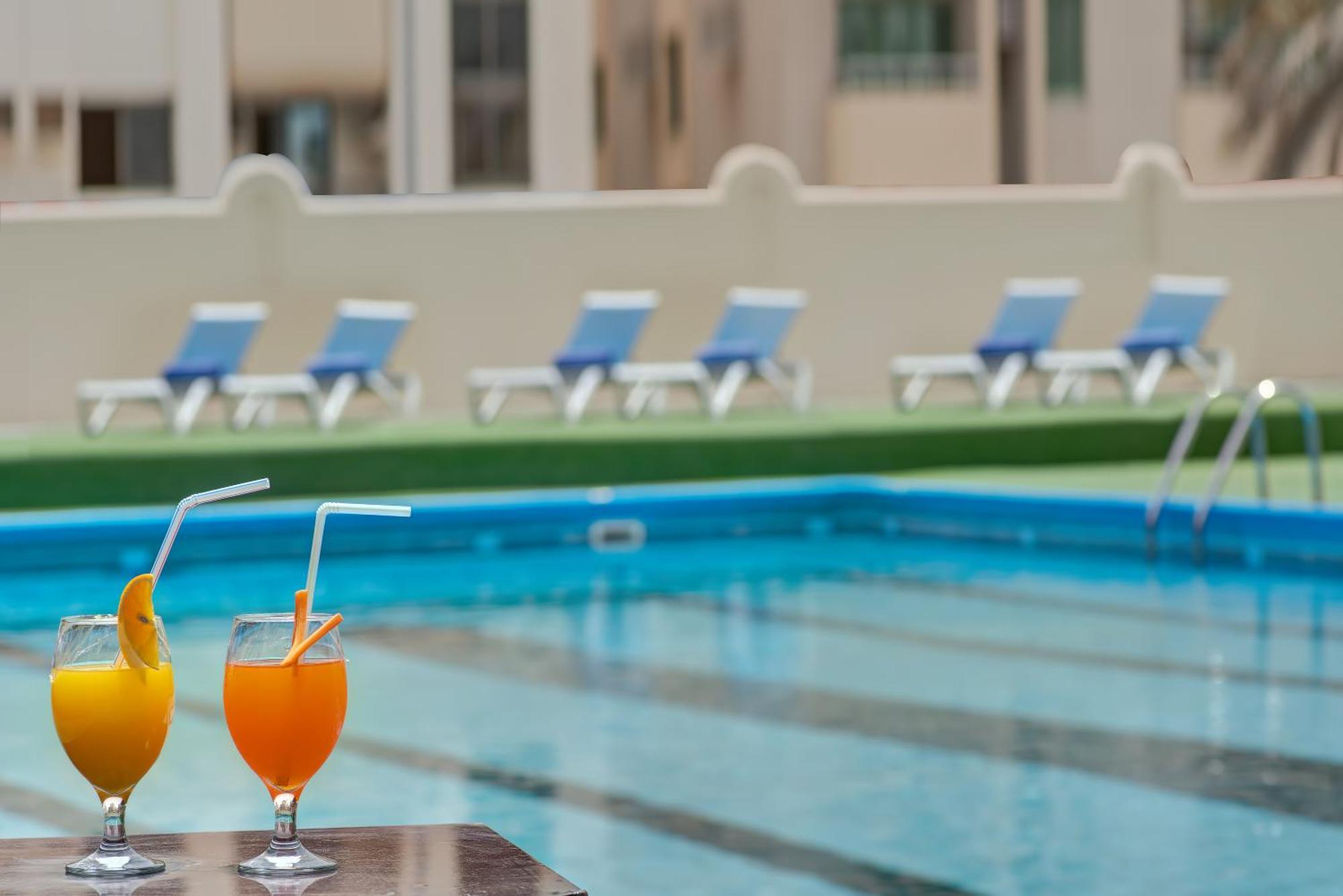 Al Bustan Flats Otel Şarja Dış mekan fotoğraf